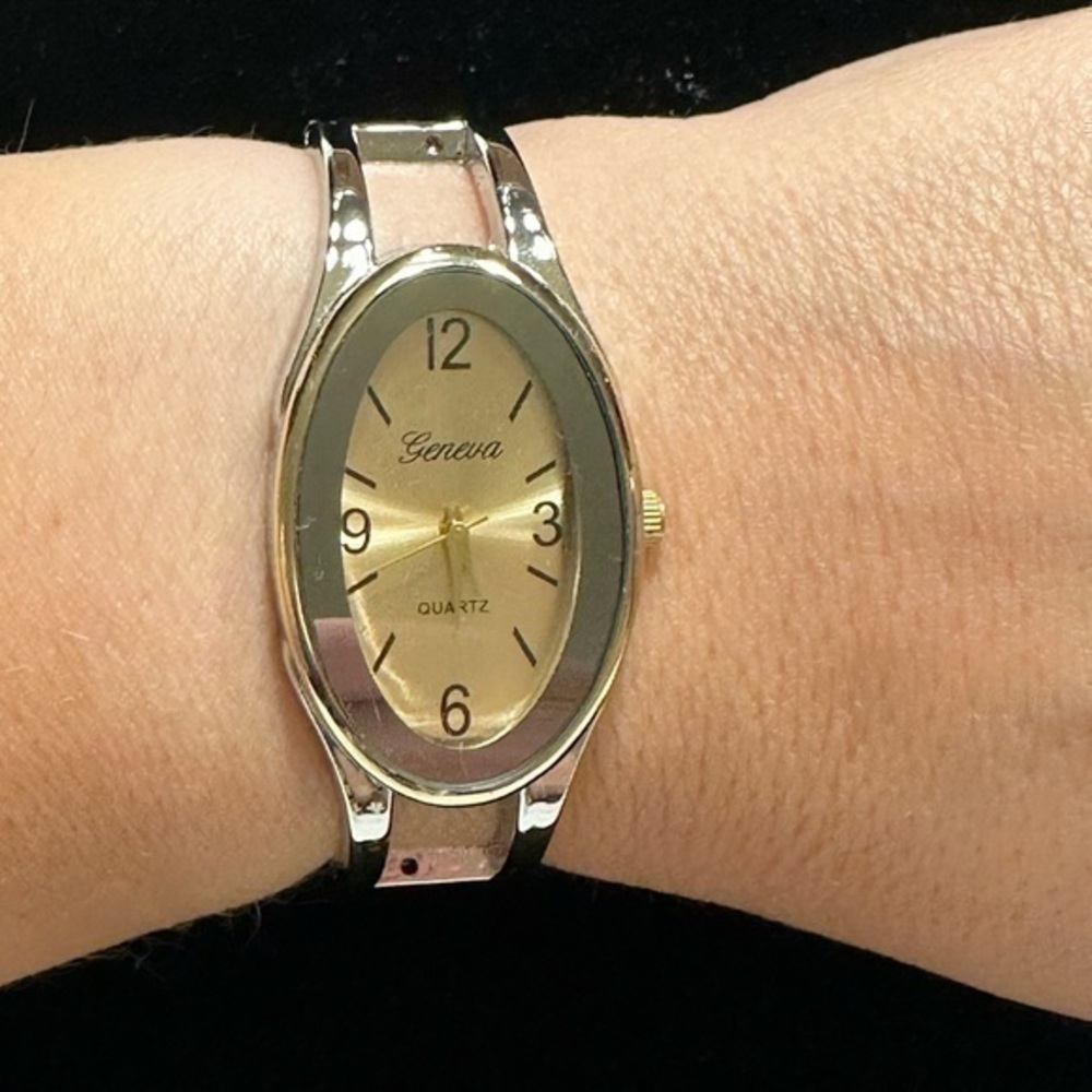 Vintage Women’s Quartz Fashion Watch